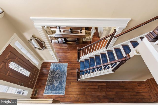 5 JON DR, Barnegat, NJ 08005