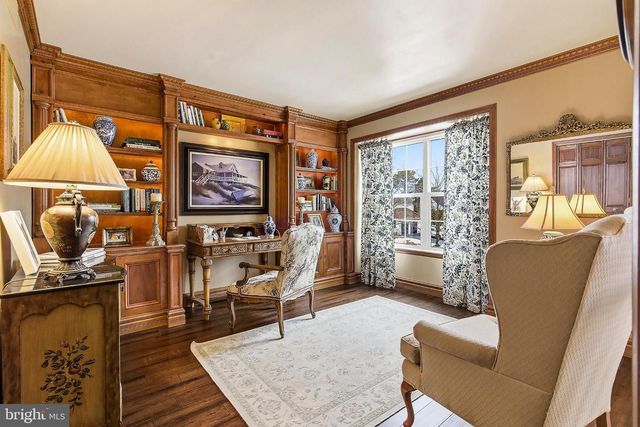 5 JON DR, Barnegat, NJ 08005