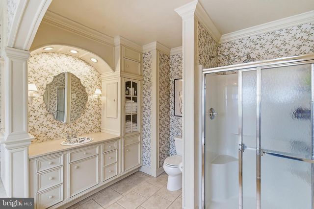 5 JON DR, Barnegat, NJ 08005