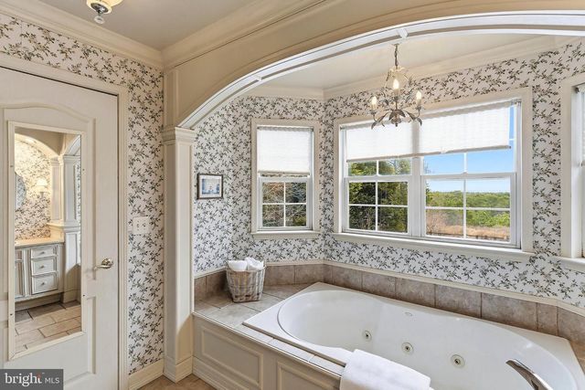 5 JON DR, Barnegat, NJ 08005