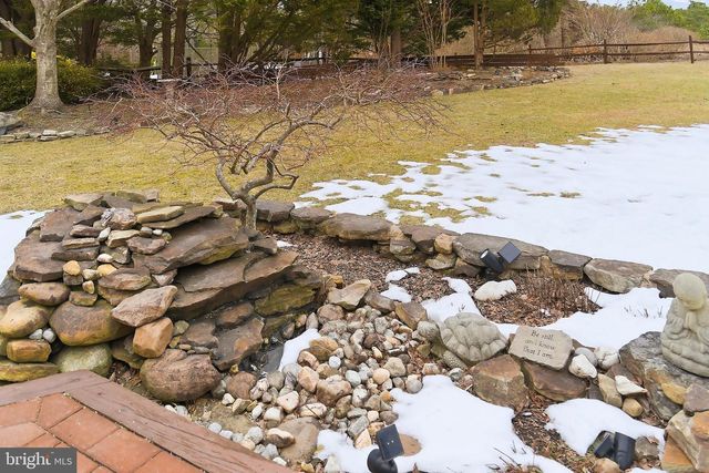 5 JON DR, Barnegat, NJ 08005