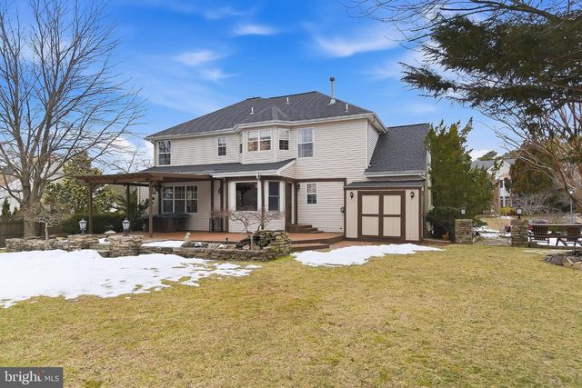 5 JON DR, Barnegat, NJ 08005