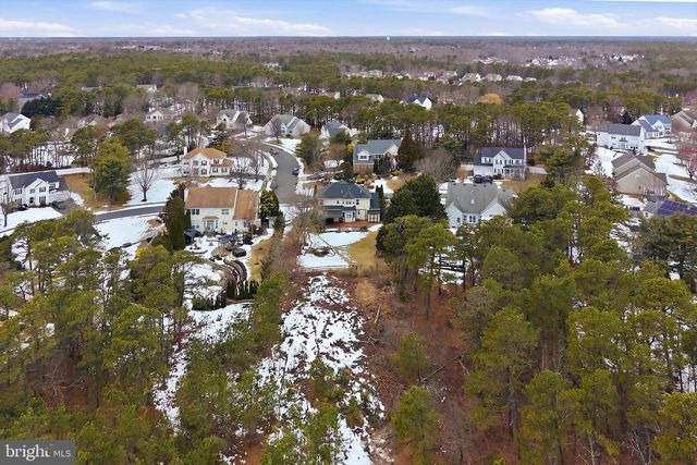 5 JON DR, Barnegat, NJ 08005