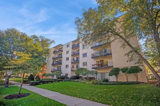 820 Oakton Street 2A, Evanston, IL 60202
