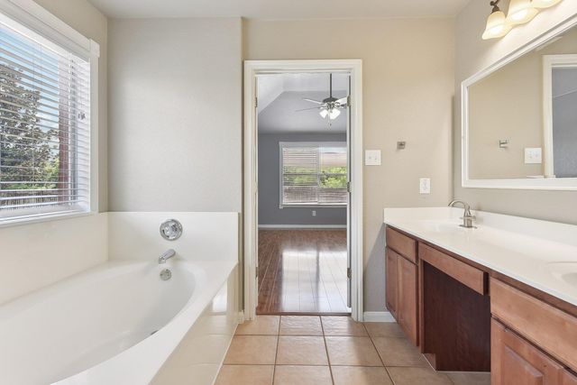 217 Newport Landing PL, Round Rock, TX 78665