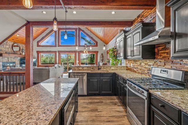 3024 Nagawicka AVENUE, Delafield, WI 53018