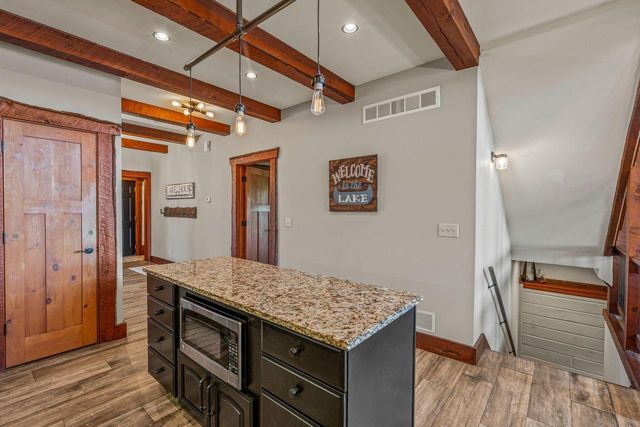 3024 Nagawicka AVENUE, Delafield, WI 53018