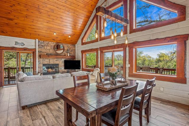 3024 Nagawicka AVENUE, Delafield, WI 53018