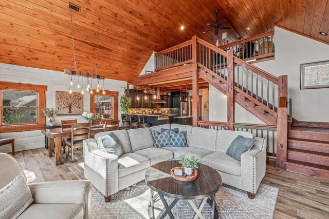 3024 Nagawicka AVENUE, Delafield, WI 53018