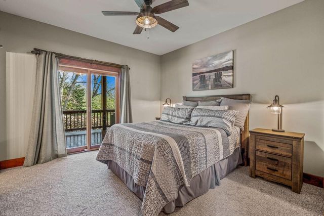 3024 Nagawicka AVENUE, Delafield, WI 53018