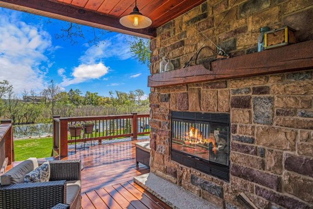 3024 Nagawicka AVENUE, Delafield, WI 53018