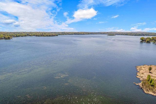 3024 Nagawicka AVENUE, Delafield, WI 53018