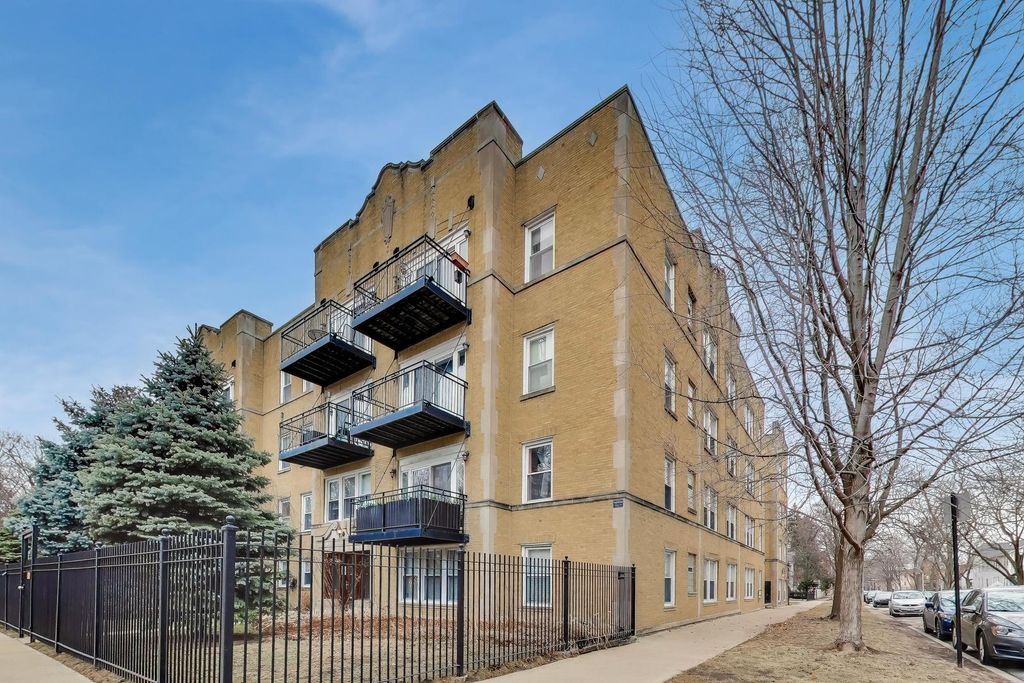2000 W Greenleaf Avenue 1, Chicago, IL 60645