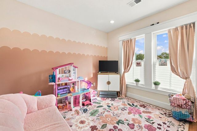 602 Main Street 2, Woburn, MA 01801