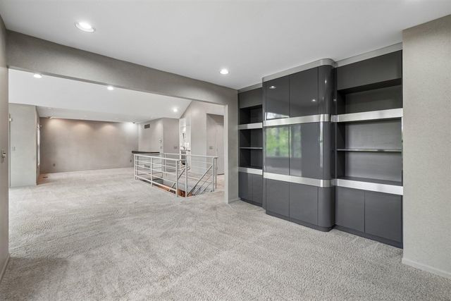 558 Heritage Drive, Ann Arbor, MI 48105