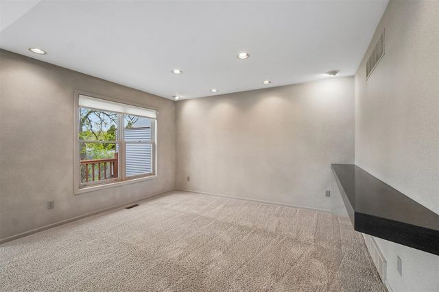 558 Heritage Drive, Ann Arbor, MI 48105