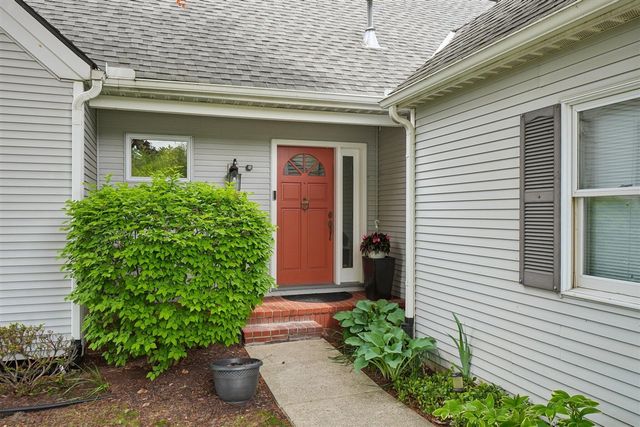 558 Heritage Drive, Ann Arbor, MI 48105