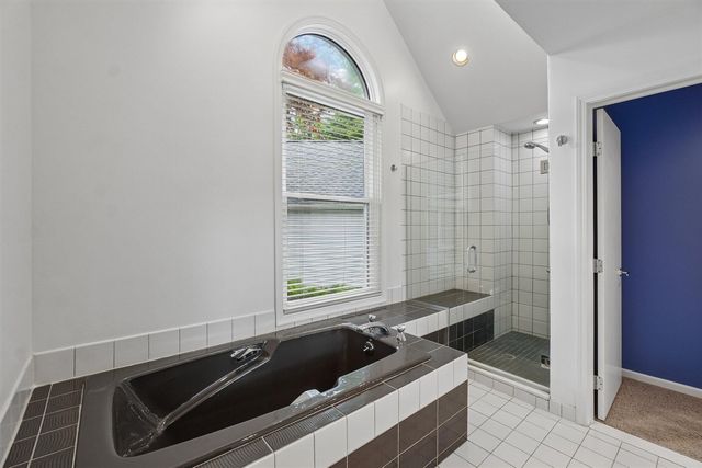 558 Heritage Drive, Ann Arbor, MI 48105