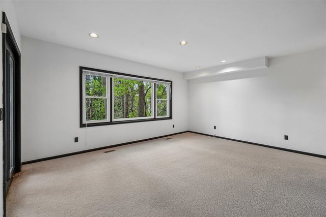 558 Heritage Drive, Ann Arbor, MI 48105
