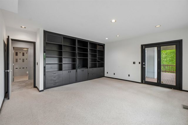 558 Heritage Drive, Ann Arbor, MI 48105