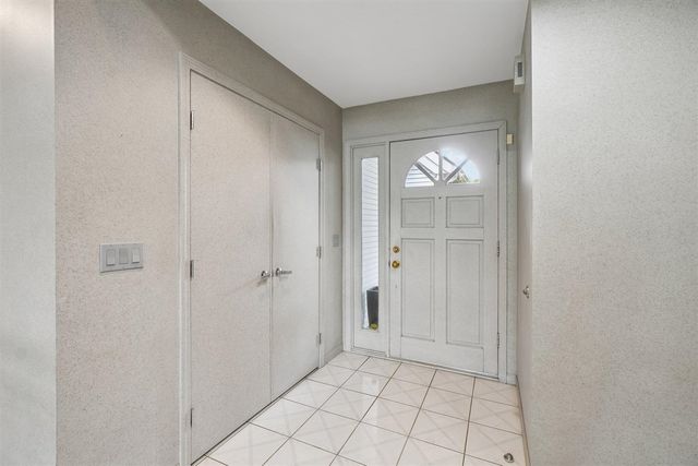 558 Heritage Drive, Ann Arbor, MI 48105