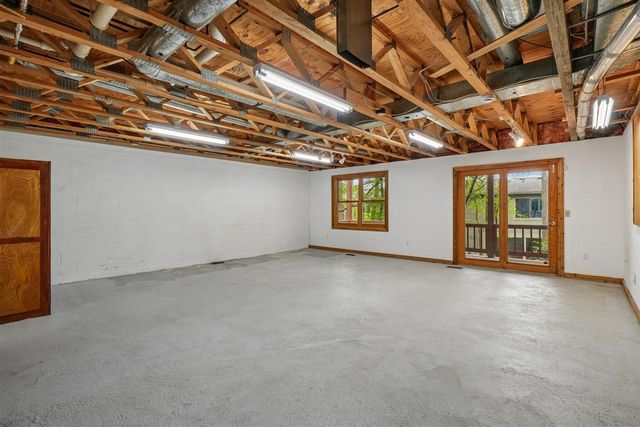 558 Heritage Drive, Ann Arbor, MI 48105