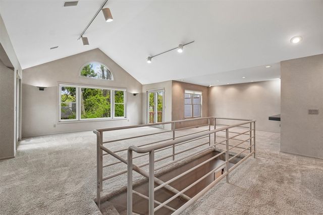 558 Heritage Drive, Ann Arbor, MI 48105