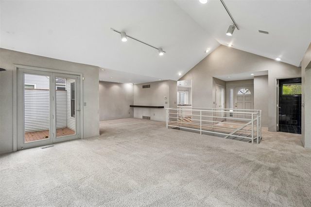 558 Heritage Drive, Ann Arbor, MI 48105