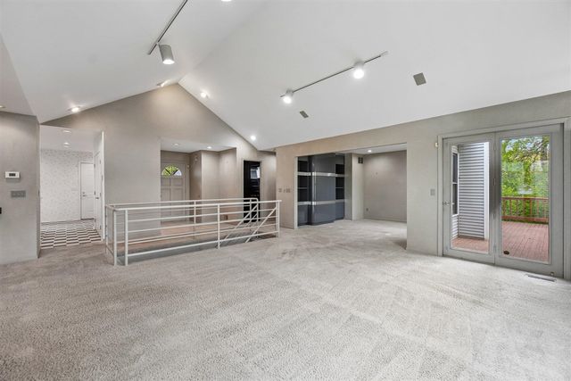 558 Heritage Drive, Ann Arbor, MI 48105