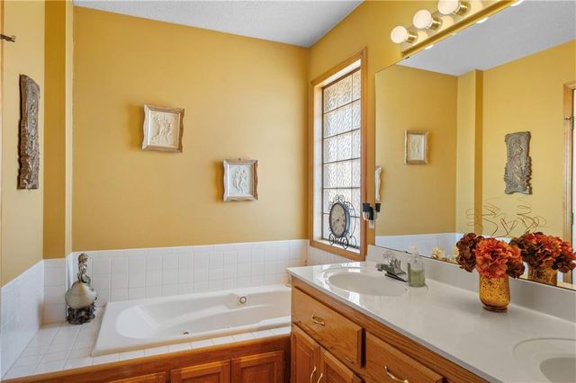 905 Susan Street, Kearney, MO 64060