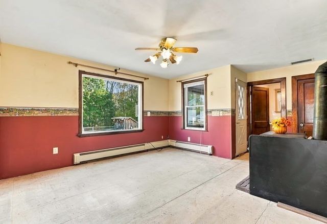 23 Gertrude St, Uxbridge, MA 01569
