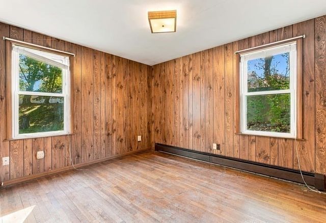 23 Gertrude St, Uxbridge, MA 01569