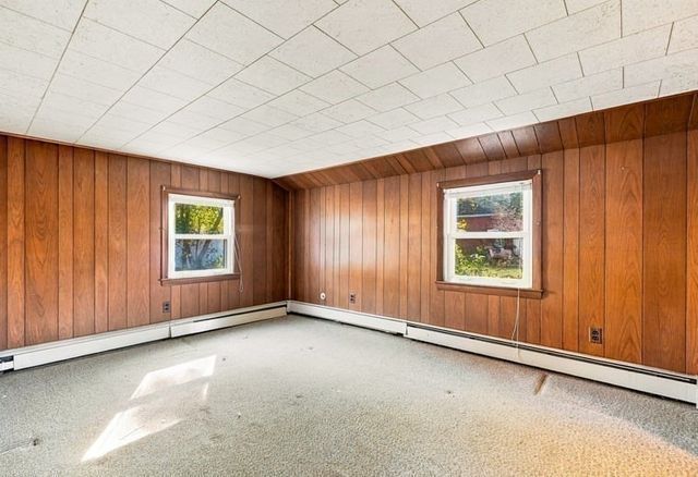23 Gertrude St, Uxbridge, MA 01569