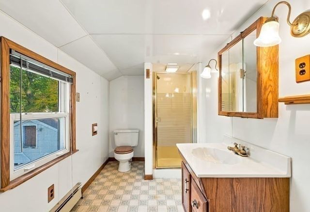 23 Gertrude St, Uxbridge, MA 01569