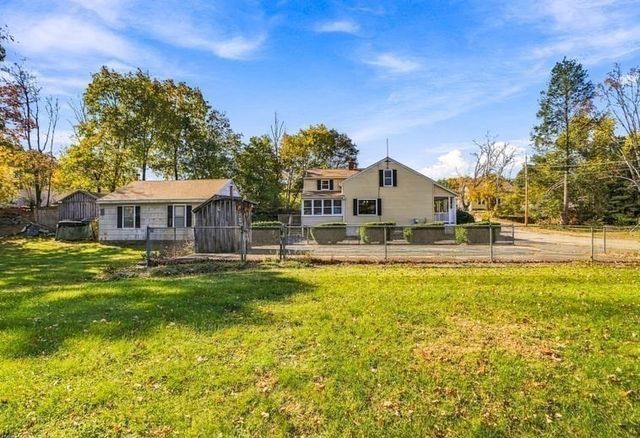 23 Gertrude St, Uxbridge, MA 01569
