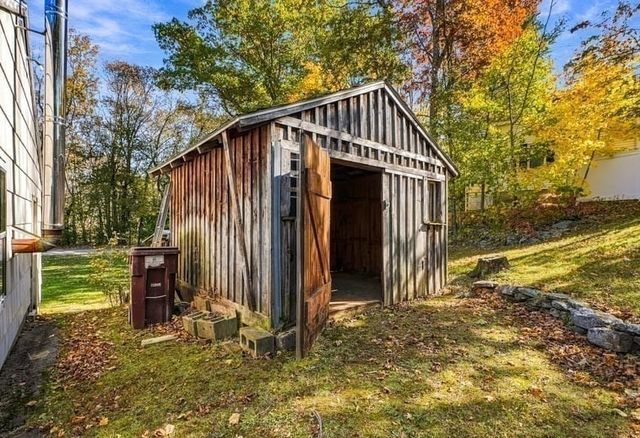 23 Gertrude St, Uxbridge, MA 01569