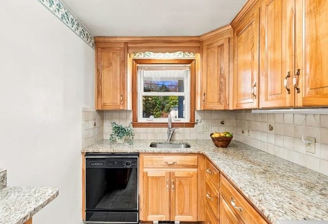 23 Gertrude St, Uxbridge, MA 01569