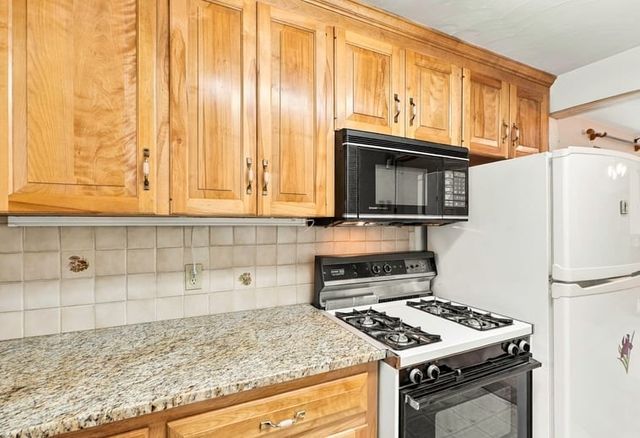 23 Gertrude St, Uxbridge, MA 01569