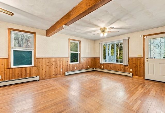23 Gertrude St, Uxbridge, MA 01569