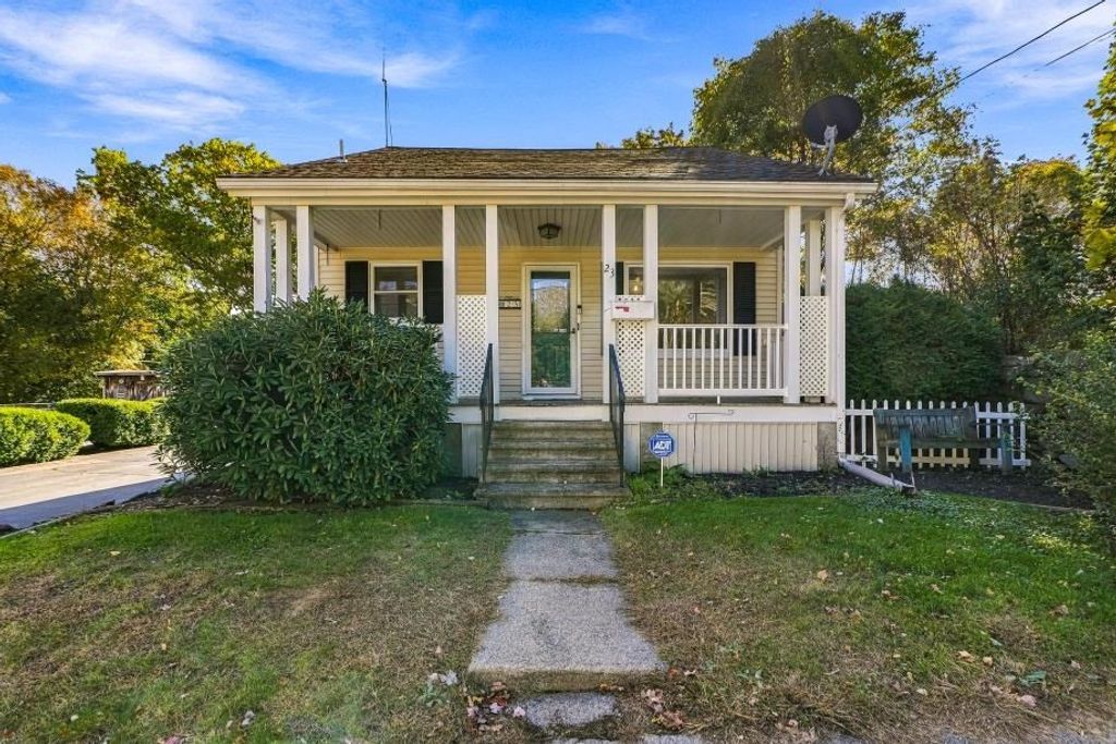 23 Gertrude St, Uxbridge, MA 01569