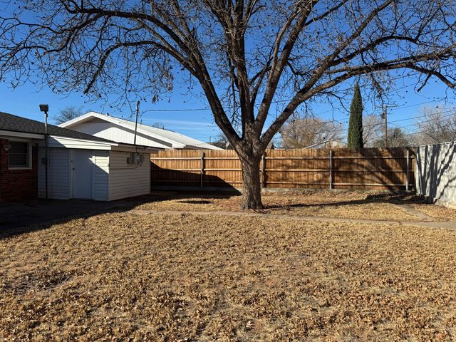 413 E Elm Street, Denver City, TX 79323