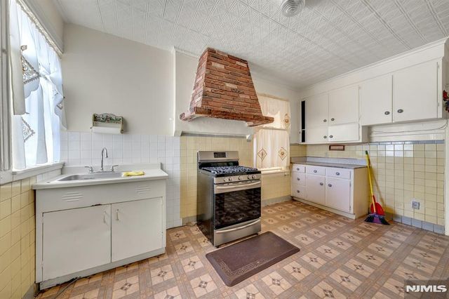 149 Union Street, Newark, NJ 07105