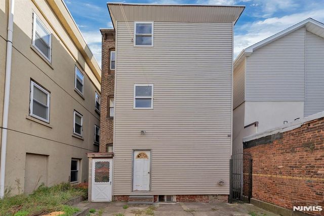 149 Union Street, Newark, NJ 07105