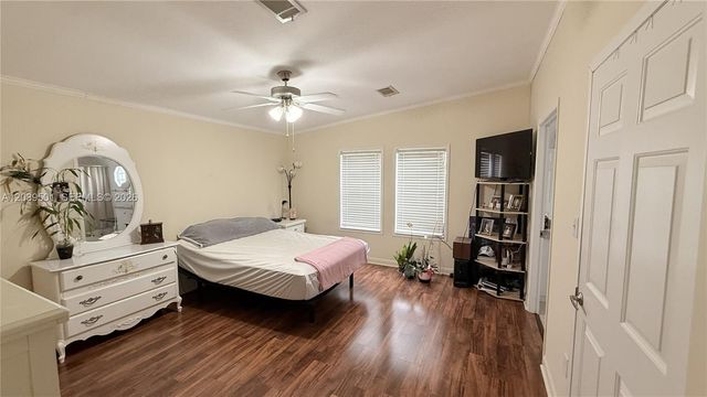 8631 SW 18th Place, Davie, FL 33324