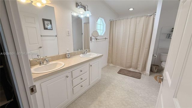 8631 SW 18th Place, Davie, FL 33324