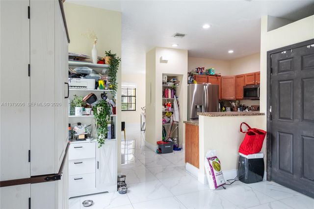 3223 SE 6th St, Homestead, FL 33033