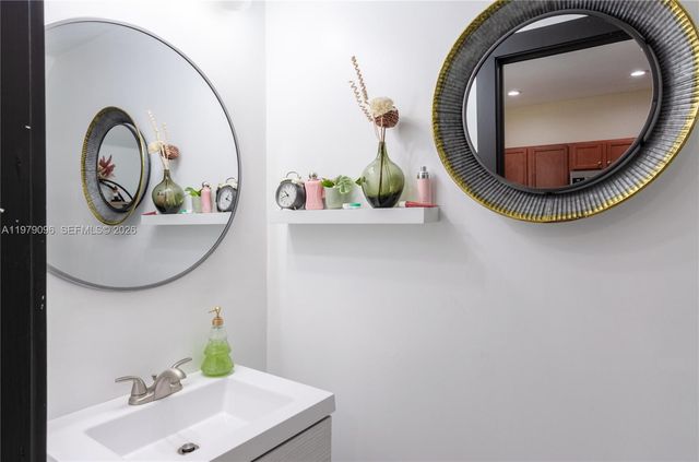 3223 SE 6th St, Homestead, FL 33033