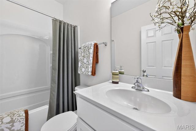 4212 Marais Temps Clair Drive, St Charles, MO 63301