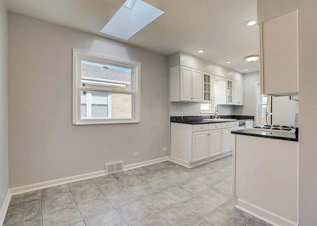 7339 N Oconto Avenue, Chicago, IL 60631