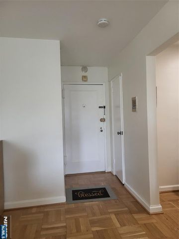 328 N Bridge Plaza 5J, Fort Lee, NJ 07024